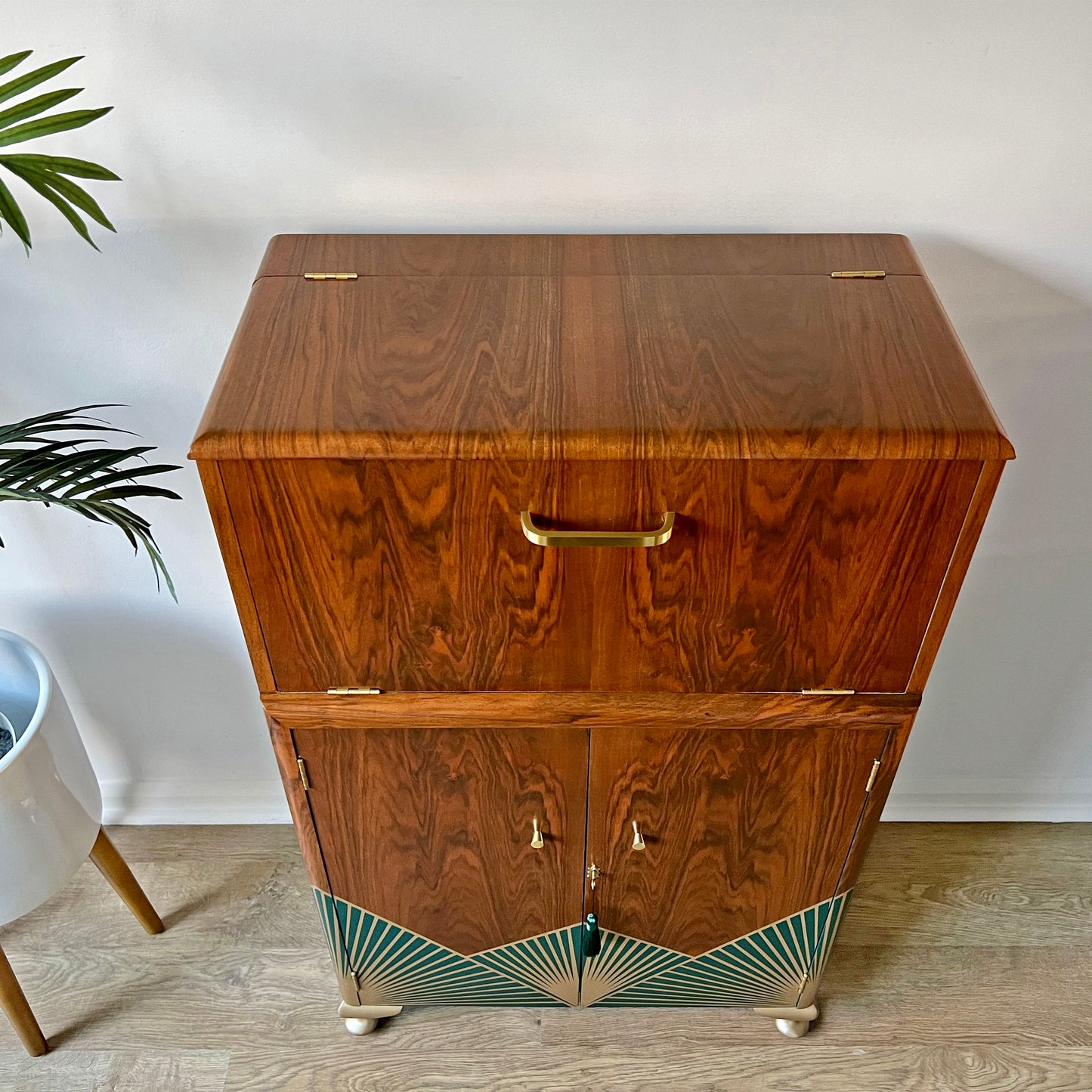 Green & Gold Art Deco Walnut Drinks Cocktail Gin Wine Bar Cabinet