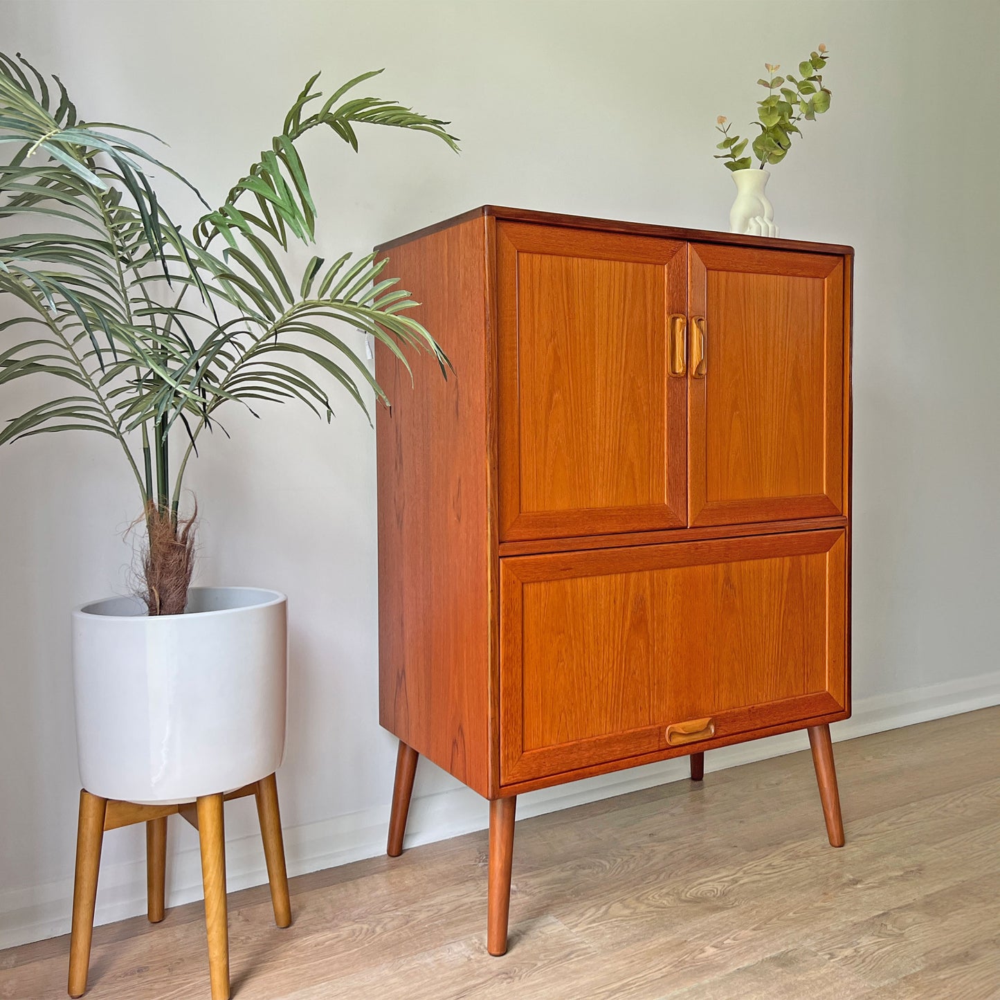 Vintage Mid Century G Plan Fresco Drinks Cocktail Cabinet on Wooden Legs